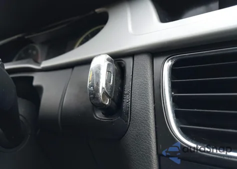 2010 Audi A4 2.0T Premium z USA, uszkodzony, nr VIN WAUFFAFL6AN004779